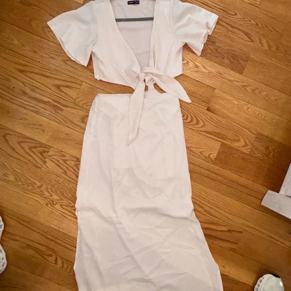 Ivory Tie-Front Maxi Dress - Picture 7 of 8